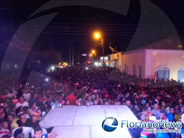 Anivers&aacute;rio de Floriano foi comemorado com festa dan&ccedil;ante.(Imagem:FlorianoNews)