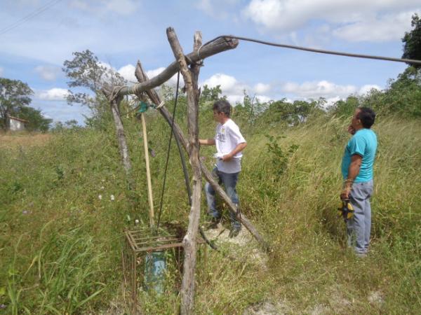 Rotary e SDR visitam po&ccedil;os para implanta&ccedil;&atilde;o de sistema simplificados de &aacute;gua.(Imagem:FlorianoNews)