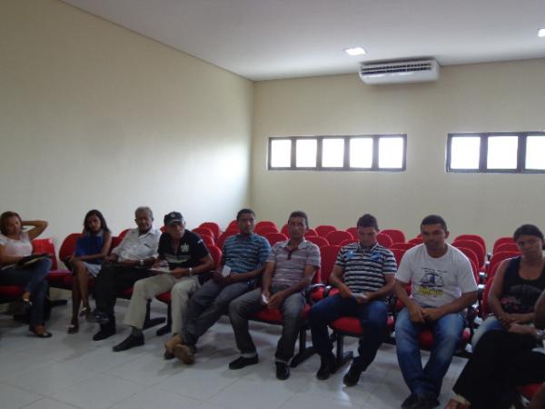 Sindicato dos Trabalhadores Rurais realizou encontro com lideran&ccedil;as de associa&ccedil;&otilde;es.(Imagem:FlorianoNews)