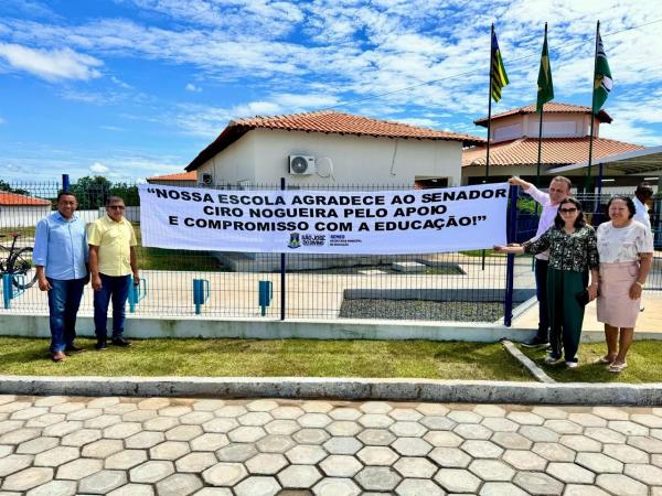 Joel Rodrigues inaugura escola, representando Ciro, em cidade do Norte do Piauí(Imagem:Divulgação)