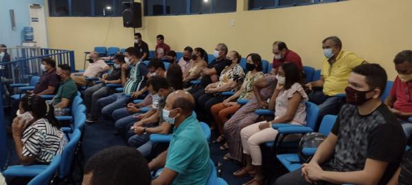 C&acirc;mara de Floriano encerra ano Legislativo com aprova&ccedil;&atilde;o de projeto que cria cargos comissionados. (Imagem:FlorianoNews)