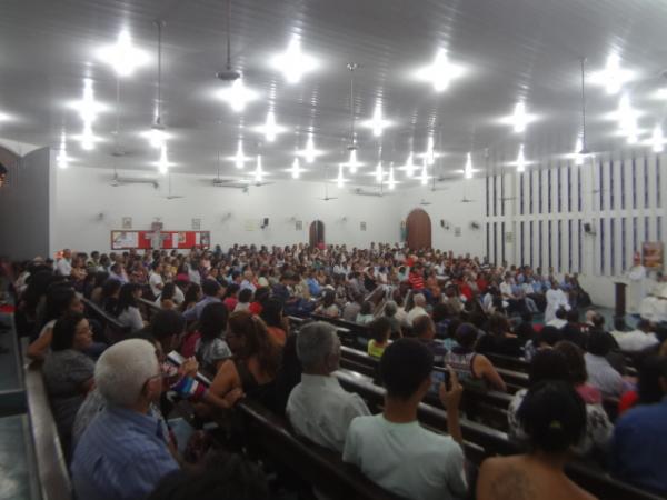 Frei Eduardo Ferreira &eacute; ordenado sacerdote em Floriano.(Imagem:FlorianoNews)