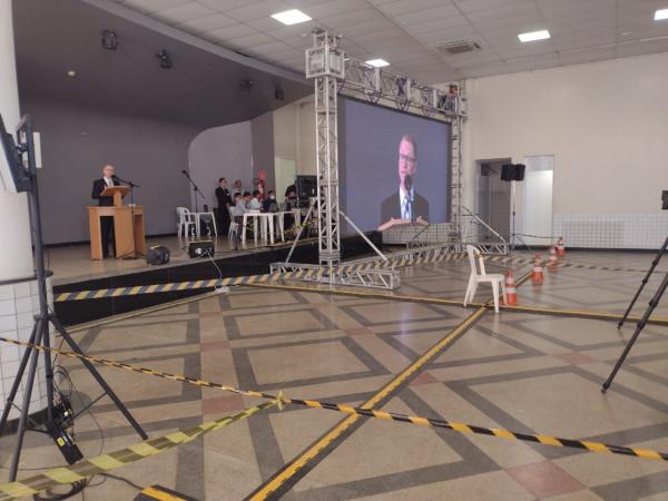 Floriano sedia Congresso Regional 2023 das Testemunhas de Jeov&aacute; com o tema 