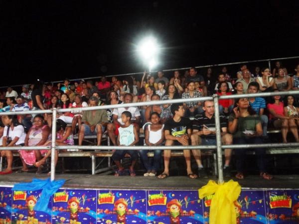  Multid&atilde;o lota Parque de Exposi&ccedil;&otilde;es no encerramento da I Cidade Junina.(Imagem:FlorianoNews)