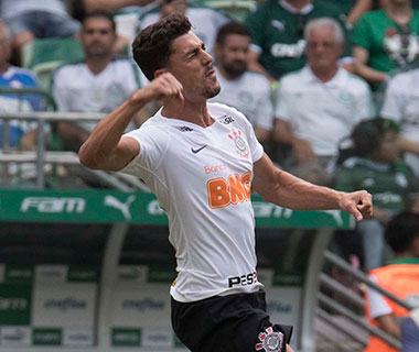 Timão segura Palmeiras e vence 1º clássico do ano