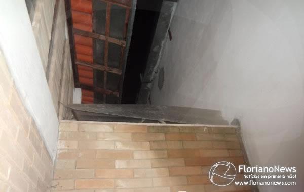 Igreja do bairro Campo Velho &eacute; arrombada e tem caixa de som e ventilador furtados(Imagem:FlorianoNews)