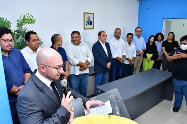 Poder Legislativo de Floriano participa da posse de novos secret&aacute;rios municipais   Nesta ter&ccedil;a-feira, 9 de abril, assumiram cargos no primeiro escal&atilde;o da Prefeitura de Floriano, ci(Imagem:CMF)