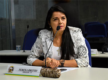 Teresa Britto diz que João Vicente é um nome mais forte do que Elmano