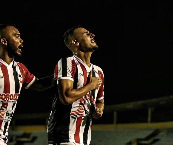 Doda e Iago Felipe, lateral e volante do River-PI.(Imagem:Maria Vit&oacute;ria / River AC)