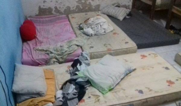 Jogadores denunciam que dormiam em colch&otilde;es pois n&atilde;o havia beliches para todo mundo.(Imagem:GloboEsporte.com)