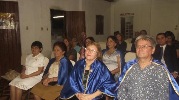 ALBEARTES realizou lan&ccedil;amento do livro Ba&uacute; de P&eacute;rolas em Floriano.(Imagem:FlorianoNews)