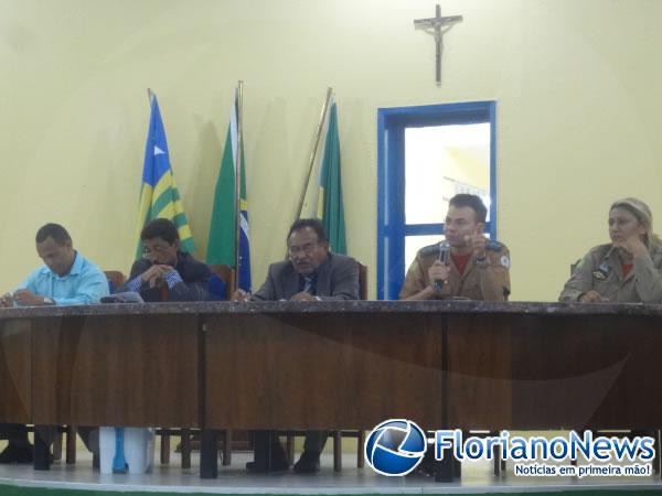 Audi&ecirc;ncia com os donos de clubes de Floriano.(Imagem:FlorianoNews)