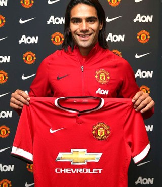 O gigante acordou: United polariza o mercado com Falcao, Di María & Cia.