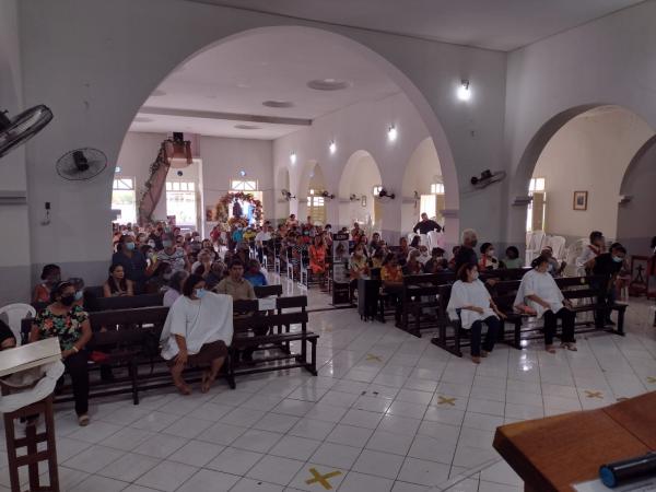Fi&eacute;is participam da ben&ccedil;&atilde;o dos p&atilde;es de Santo Ant&ocirc;nio, em Bar&atilde;o de Graja&uacute;(Imagem:FlorianoNews)