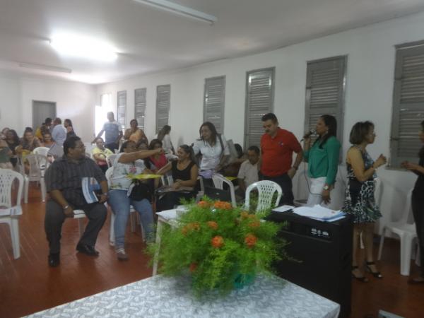 10&ordf; GRE de Floriano sedia reuni&atilde;o sobre Projeto Pol&iacute;tico Pedag&oacute;gico.(Imagem:FlorianoNews)