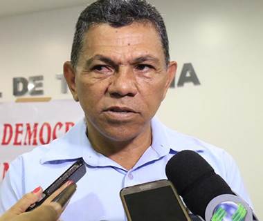 João de Deus diz que deve assumir vaga na Assembleia, mas sem data definida