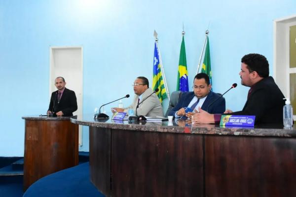Sess&atilde;o dupla encerra o ciclo de sess&otilde;es da C&acirc;mara de Floriano em abril(Imagem:CMF)