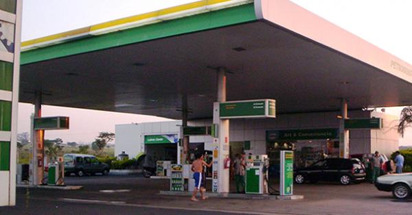 Juiz determina busca e apreensão em postos de gasolina em Pedro II