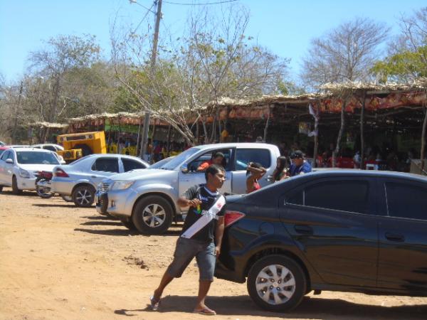 Calor movimenta prainha de Bar&atilde;o de Graja&uacute; no fim de semana.(Imagem:FlorianoNews)