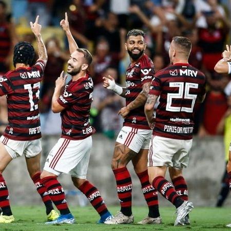 Jogadores do Fla topam redução salarial e dinheiro da Globo atrasa decisão