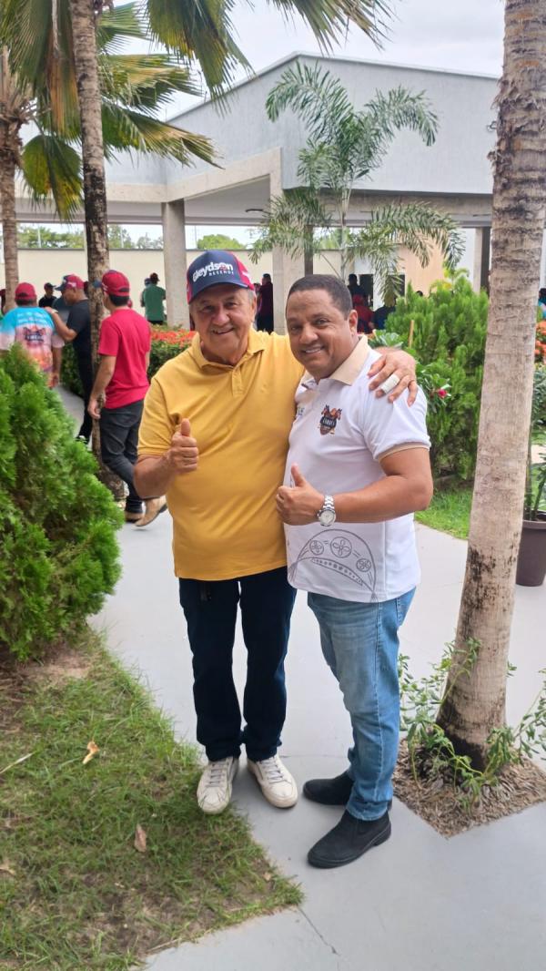  Edmilson Carvalho e comitiva de Sucupira do Riach&atilde;o prestigiam a IX Festa do Vaqueiro em Bar&atilde;o de Graja&uacute;(Imagem:Ascom)