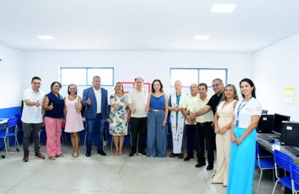 Câmara de Floriano celebra entrega da reforma da Escola Municipal Getúlio Vargas