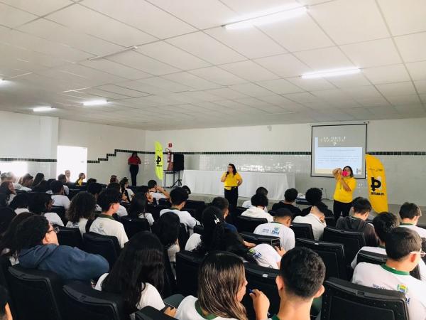 Detran promove palestras sobre educação no trânsito para quase mil alunos em quatro cidades