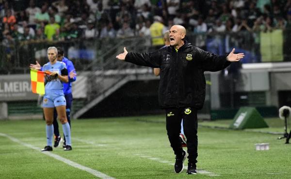 Marcio Zanardi, t&eacute;cnico do S&atilde;o Bernardo desde 2021, &eacute; favorito para assumir o Corinthians.(Imagem:Marcos Ribolli)