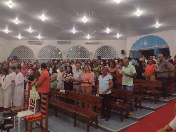 Di&aacute;cono Raimundo Jos&eacute; Ferreira Dias &eacute; ordenado em emocionante Celebra&ccedil;&atilde;o Eucar&iacute;stica na Diocese de Floriano.(Imagem:FlorianoNews)