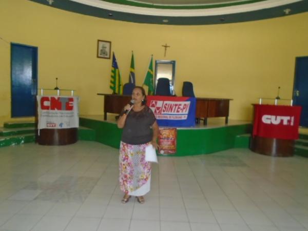 Professora L&eacute;a Almeida(Imagem:FlorianoNews)