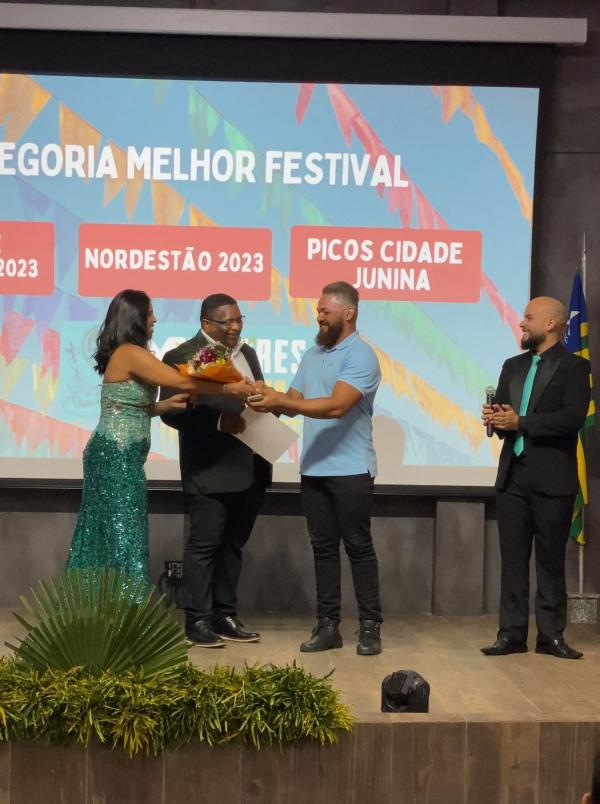 Federação de Quadrilhas Juninas do Piauí homenageia florianense
