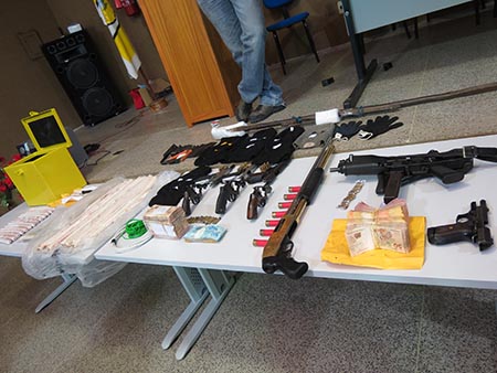 Polícia recupera R$ 56 mil com prisão de bando que explodia bancos