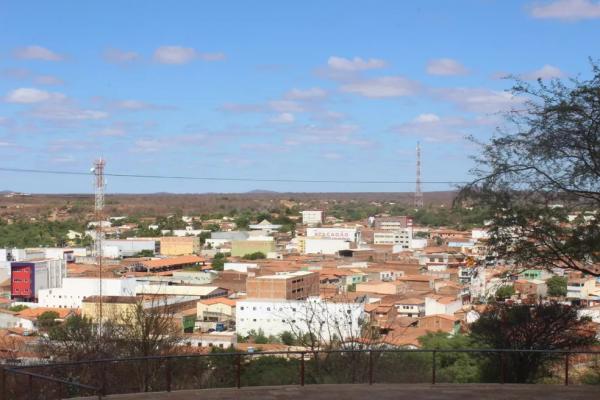 Com 37°, São Raimundo Nonato, no Piauí, registra a mais alta temperatura do Brasil durante onda de f