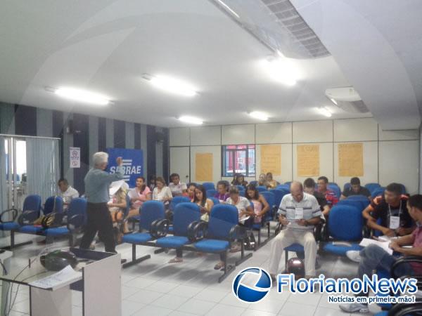 Sebrae de Floriano realiza treinamento sobre