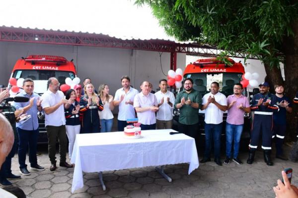 Sa&uacute;de de Floriano comemora 19 anos do SAMU com entrega de duas novas ambul&acirc;ncias(Imagem:Secom)
