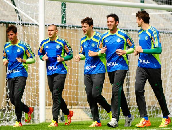 Sem Marcos, Verdão tem cinco goleiros formados em casa para 2012
