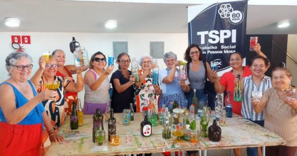 Sesc Beira Rio realiza oficina de pintura em vidro para público 60+