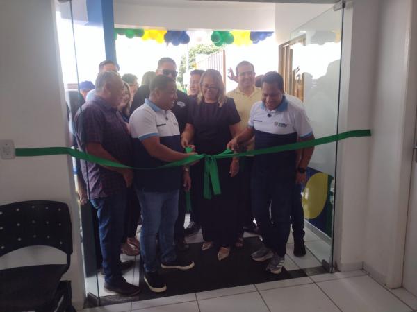 Vice-prefeito Ant&ocirc;nio Carlos celebra reinaugura&ccedil;&atilde;o do CRAS e entrega de carrinhos do Mais Renda.(Imagem:FlorianoNews)