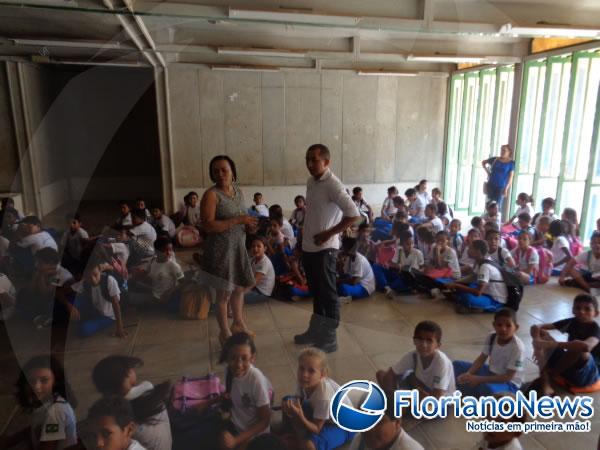 Escola de Floriano traz para a sala de aula como aluno deve se portar no trânsito