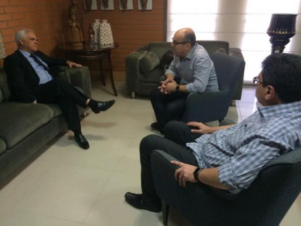 Presidente recebe visita de cortesia do coordenador de comunicação do Estado