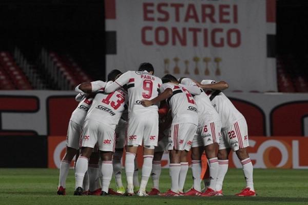 São Paulo enfrenta o líder Atlético-MG, invicto há 13 jogos no Brasileiro