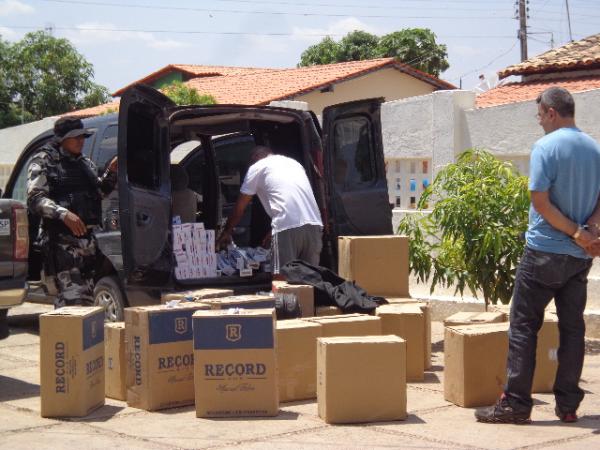 Grupo Tático apreende carga de cigarros ilegais em Floriano