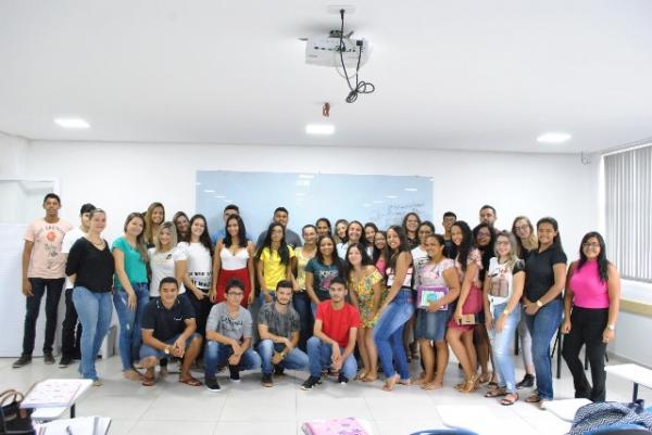 Faculdade de Floriano inicia ano letivo com muita alegria e otimismo