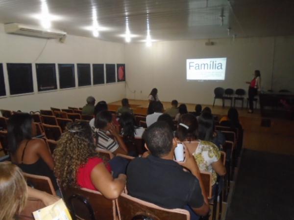Abertura de Congresso de Capacita&ccedil;&atilde;o re&uacute;ne Conselheiros Tutelares de Floriano e regi&atilde;o.(Imagem:FlorianoNews)