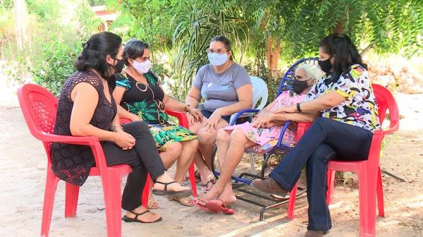 Mãe e três filhas separadas há 45 anos se reencontram no Piauí: "Sonhei tanto com esse dia"
