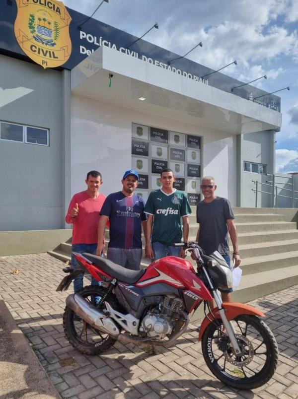 Polícia Civil restitui motocicletas e celulares em Canto do Buriti