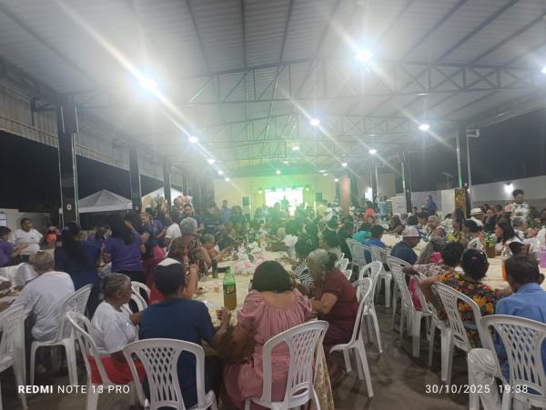 Prefeitura de Floriano promove noite especial de alegria e valorização para os idosos