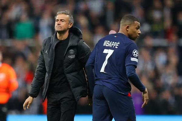 Técnico diz que Mbappé pode ficar no PSG: "Tenho esperança"
