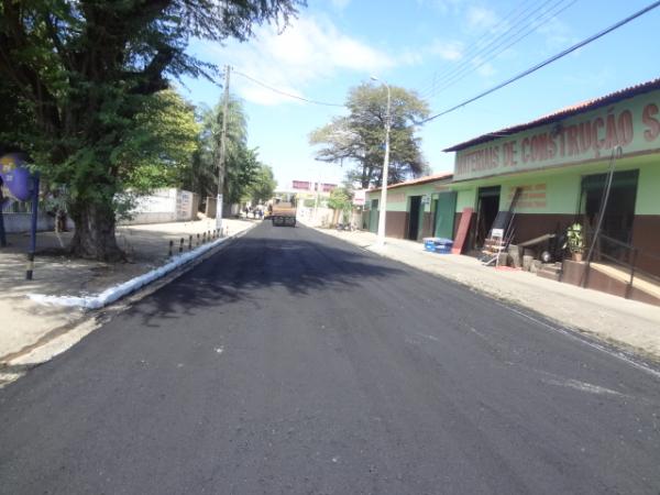 Av. Jo&atilde;o Luis Ferreira recebe pavimenta&ccedil;&atilde;o asf&aacute;ltica(Imagem:FlorianoNews)