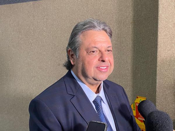 Júlio Arcoverde aguarda reunião no STF para destravar votação do Orçamento